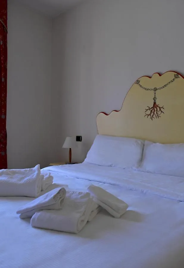 Hotel Pace سيرمِيوني
