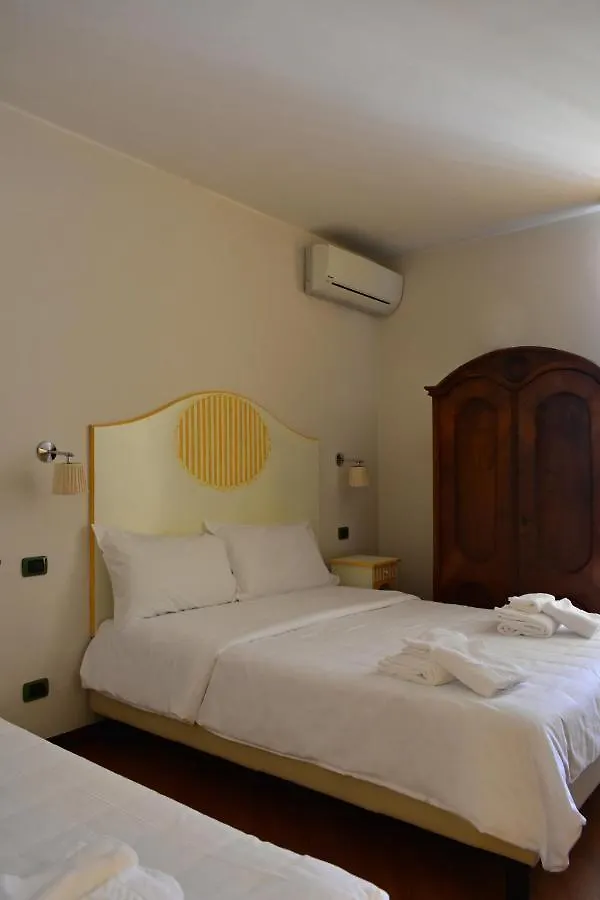 Hotel Pace سيرمِيوني