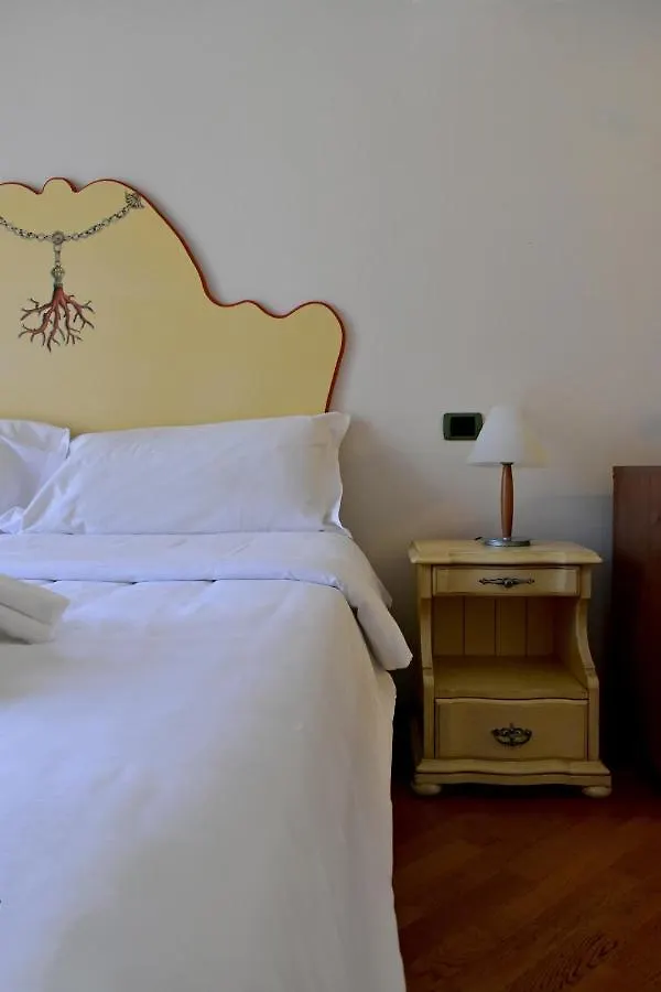 Hotel Pace سيرمِيوني