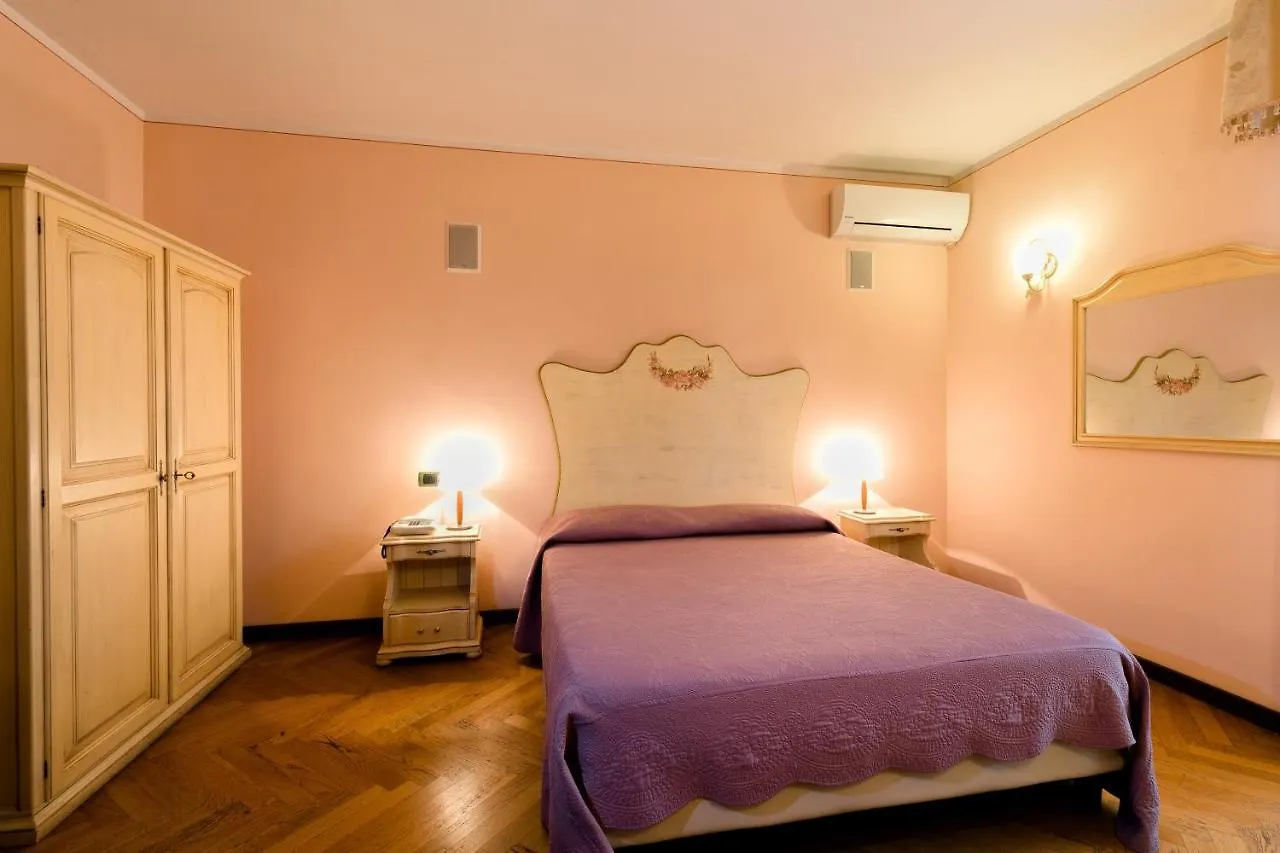 Hotel Pace سيرمِيوني إيطاليا