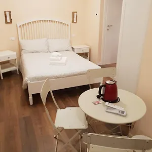 Glam G H O S T E L Casa de hóspedes